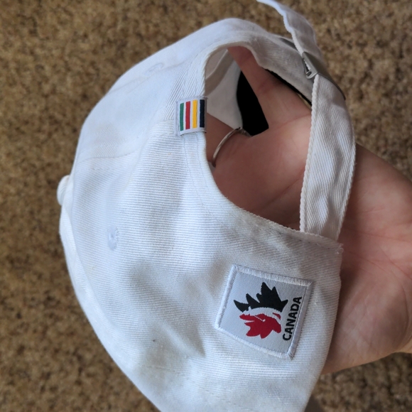 Canadian Golf Hat - Picture 3 of 4